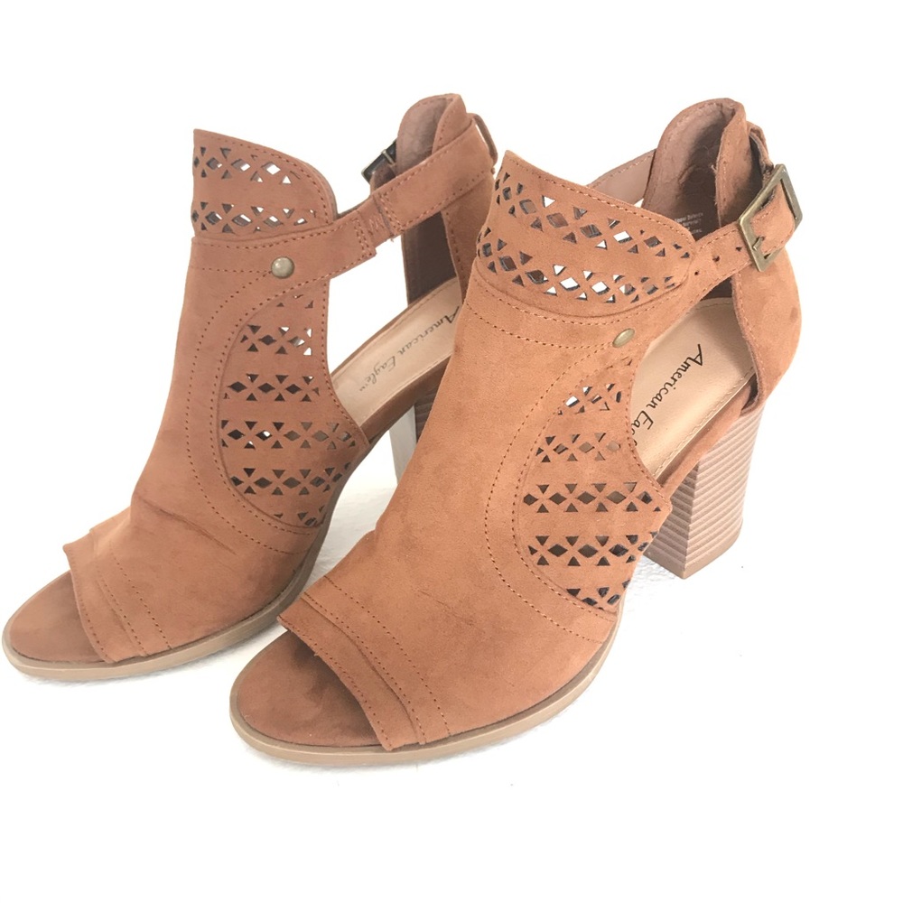 American Eagle cut out Buckled bootie Heels Brown